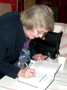 Kinga Széchenyi dedicating her book