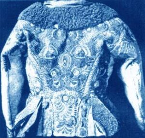 Fig. 32: Back of a man’s Ködmön decorated with applique and embroidery, Pásztó, Heves county.